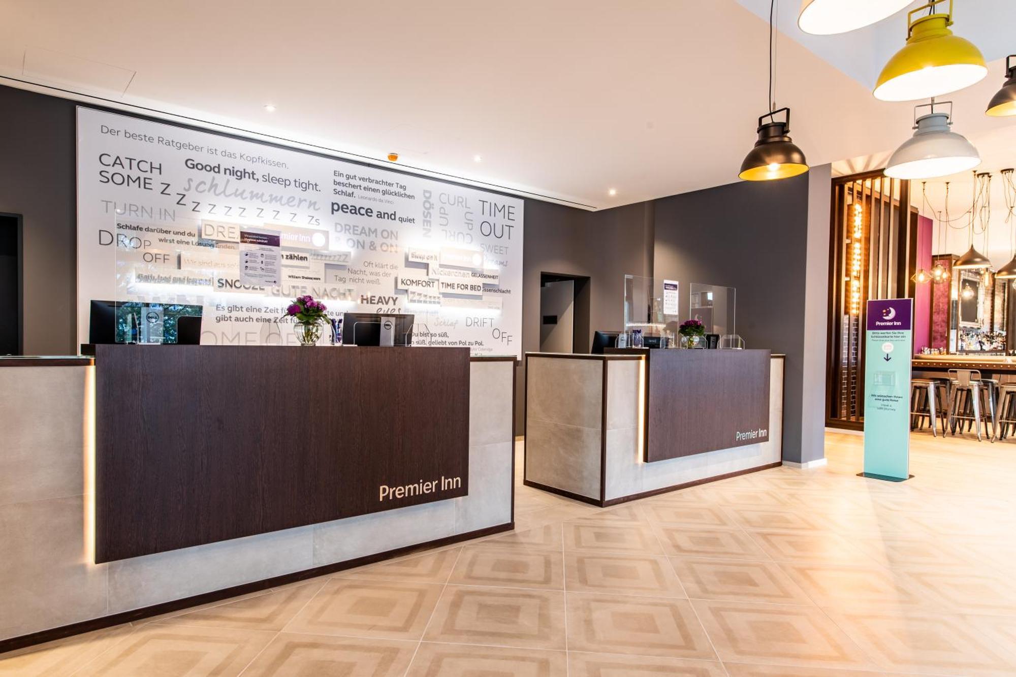 Premier Inn Stuttgart Feuerbach Extérieur photo